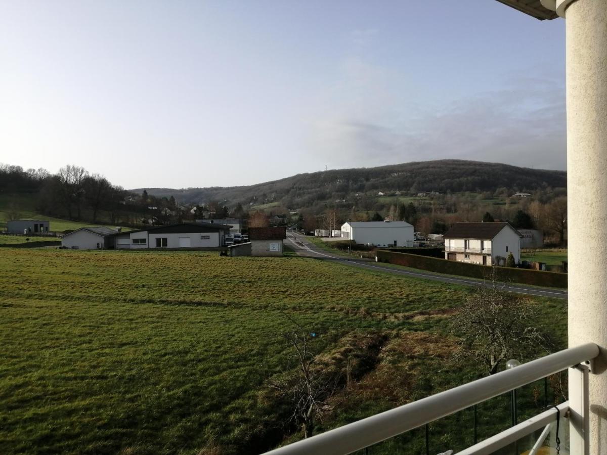 Nid Douillet Au Calme Larche (Correze)
